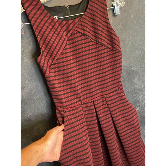 iz Byer Maroon and Black Stripes Mini Dress Size Size 1 - Picture 6 of 9